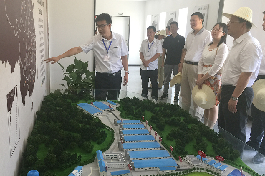 F:\2015-2018��OA�ļ� ���ӻ�ý�岥��ͼ���\2018-OA�ļ� ���ӻ�ý�岥��ͼ���\2018.07.31-���뵳У��У��������������б����������ǲ��ڼҼ���\02.jpg